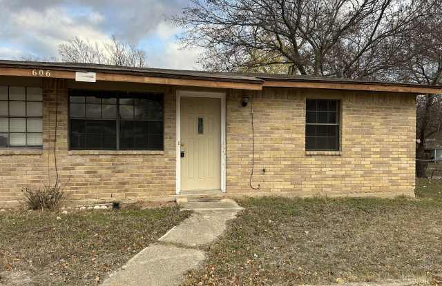 606 Westview Cir, Unit B, Copperas Cove, TX - 606 Westview Circle, Copperas Cove, TX 76522