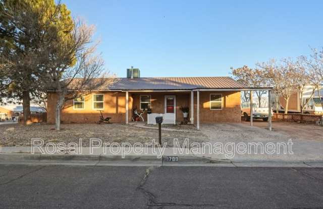 1700 Gschwind Pl SW photos photos