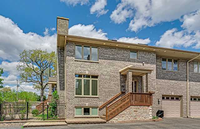 Spacious  Modern Townhouse in HIGHWOOD! photos photos