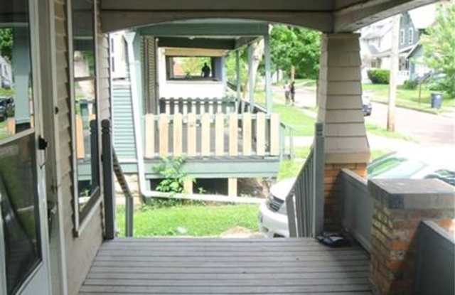 139 Hollinger Ave Gallery 2