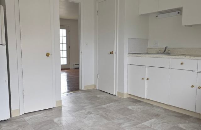2 bedroom upper Gallery 3