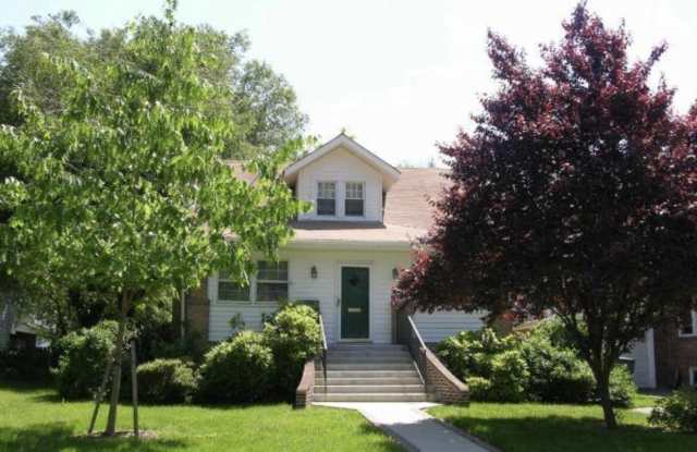 4703 Harvard Road Gallery 3
