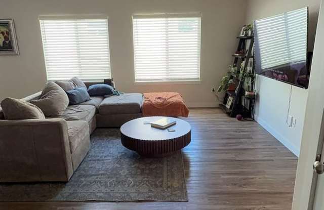 Space to Work & Live | Modern 4 Bed/2.5 Bath in NSL Cul-de-Sac Gallery 4