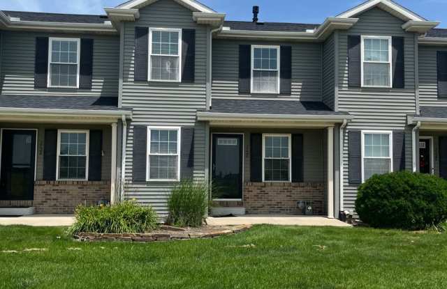 High End Duplex on Normal's East Side! photos photos