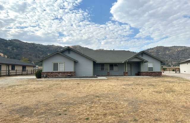 Coming Soon! In Bear Valley Springs! 3+2 plus office! photos photos