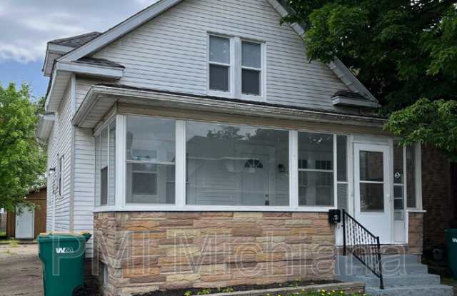 221 E 8th St photos photos