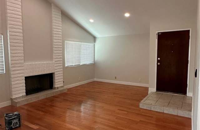 16635 Bloomfield Avenue photos photos