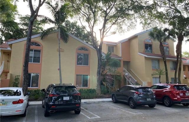 902 Coral Club Dr - 902 Coral Club Drive, Coral Springs, FL 33071