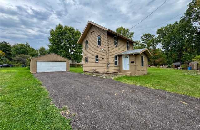2957 Greenfield Avenue - 2957 Greenfield Avenue, Hilltop, OH 44437