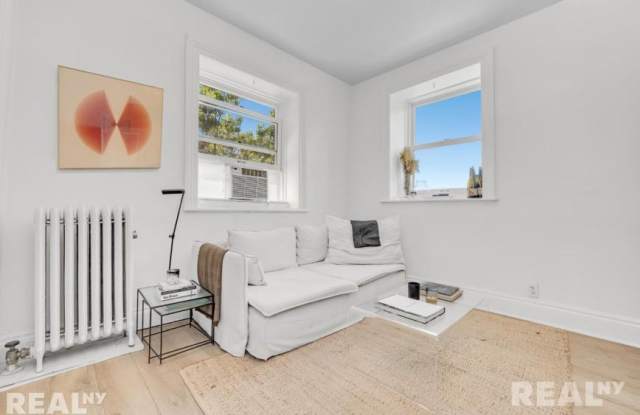 211 Lafayette Avenue Gallery 1