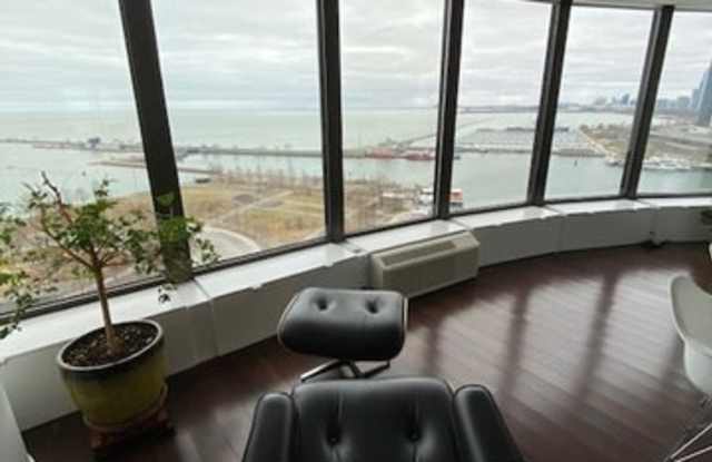 505 North Lake Shore Drive Gallery 4