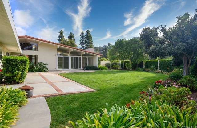 5465 Middlecrest Road Gallery 4