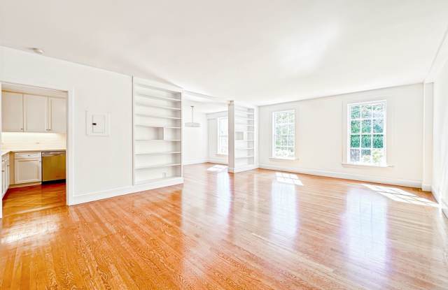 Elegant & Spacious 2BR/2BA Two-Level Condo with Private Garage in Pacific Heights Gallery 4