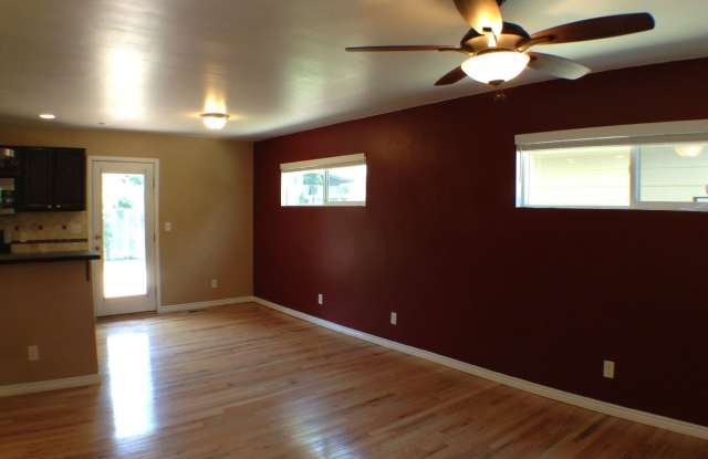 9314 Ridge Rd Gallery 3