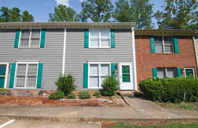 Newly Renovated 2BR, 1.5BA Townhome Gallery 1