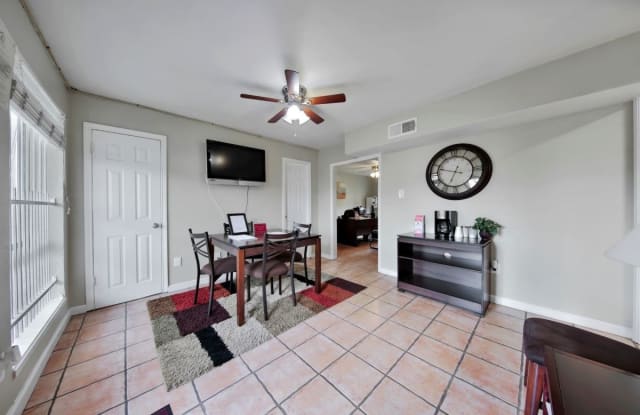 Pelican Pointe Gallery 2
