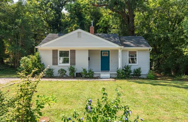 2 Bedroom Ranch Style Home close to Downtown Raleigh - 2104 Nelson Street, Raleigh, NC 27610