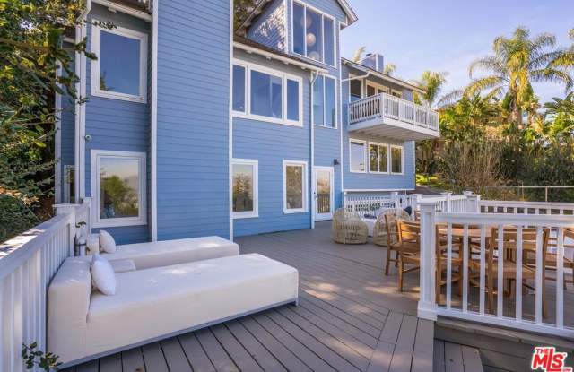 7825 TORREYSON Drive Gallery 3
