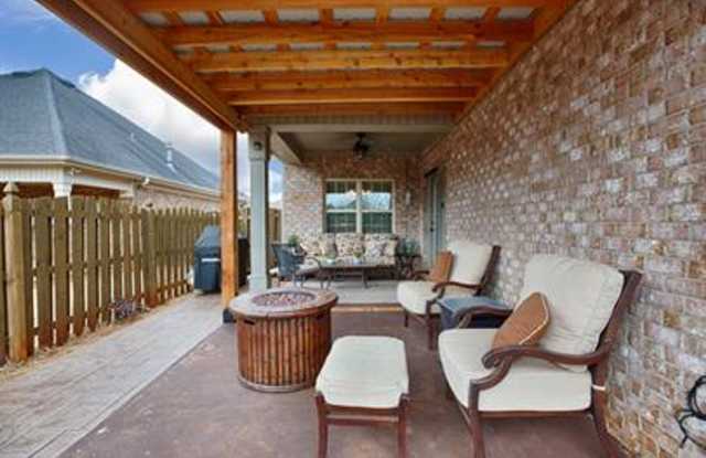 Welcome Home to Lake Forest! Gallery 3
