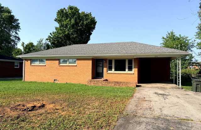 1711 Clarence Drive photos photos