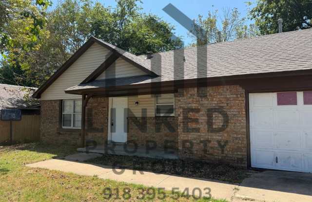 Beautiful Fully Remodeled 3 bedroom in the Heart of Broken Arrow Gallery 1