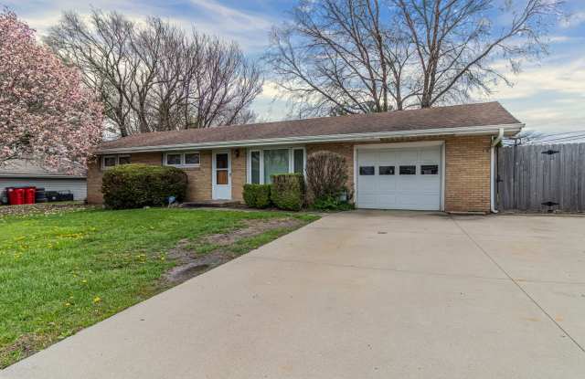 3 bedroom, 1 bath ranch home! Close to I-74, on the local MTD bus line!! - Available 05/01/2026 photos photos