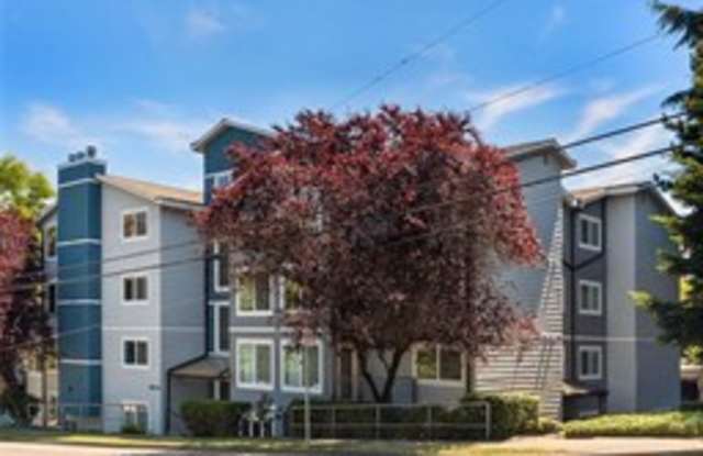 Lovely 2 Bedroom/2 Bath Condo in Bitter Lake Area! Gallery 1