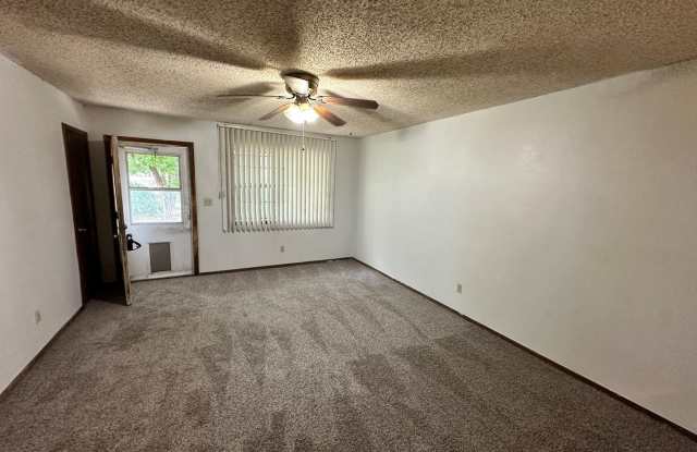 Charming 2 Bed, 1 Bath Near OU Campus Gallery 4
