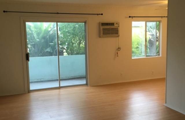 1932 Grace Avenue Gallery 3