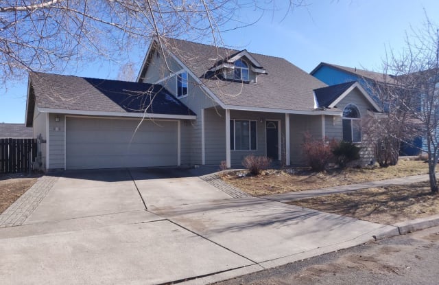 686 NE Shirley Ct - 686 Northeast Shirley Court, Bend, OR 97701