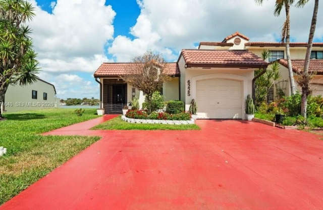 6225 NW 190th Ter photos photos