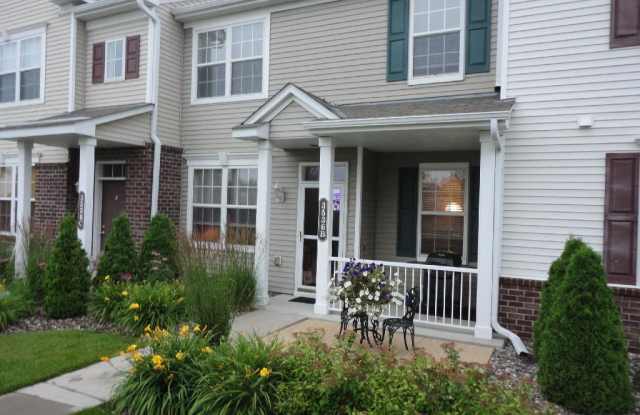 3536 Cherry Ln Unit B - 3536 Cherry Ln, Woodbury, MN 55129