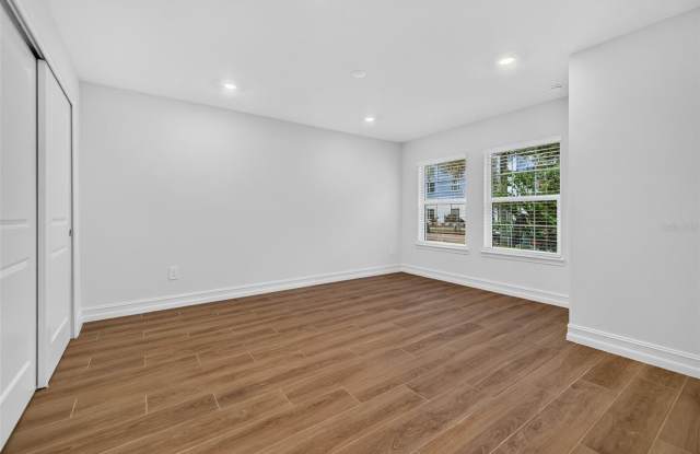 1445 W CHESTNUT Street Gallery 3