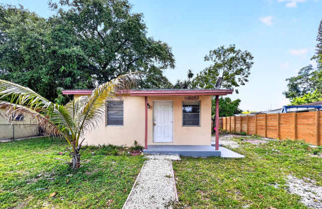 1612 N 58th Avenue photos photos