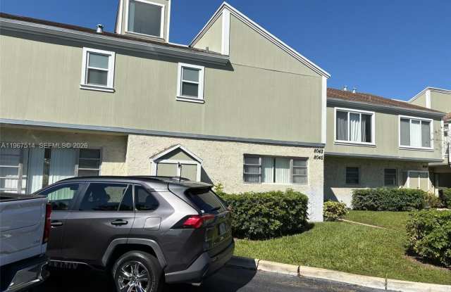 8043 Lagos De Campo Blvd photos photos