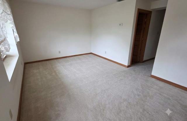 3br 2.5ba End Unit Townhouse in Timber Ridge Subdivision Gallery 4