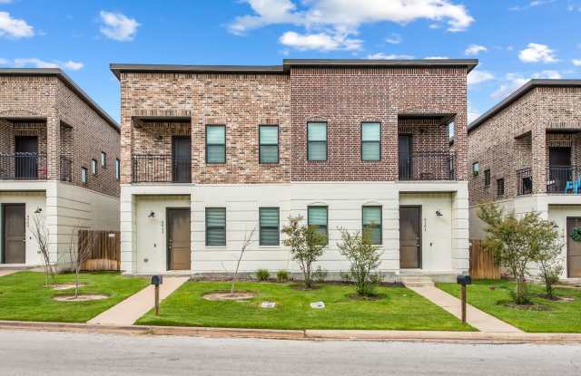 4011 Oaklawn Street Gallery 1