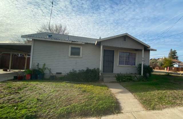 Cute home for rent in Woodlake, Ca photos photos