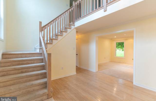 56 W WINDROSE Drive Gallery 3