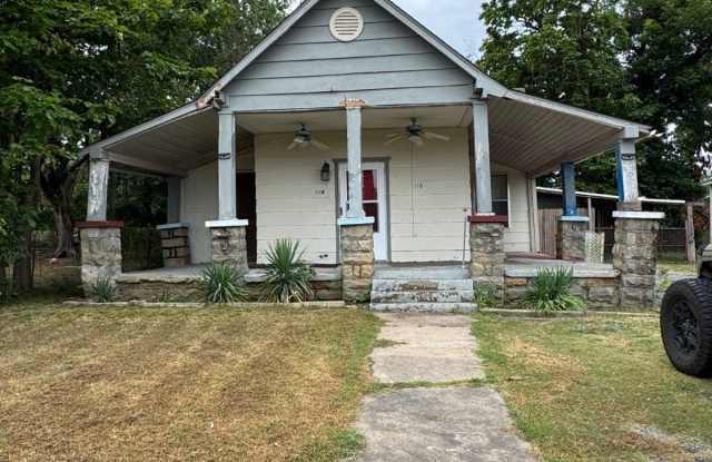 116 E Jackson Ave photos photos