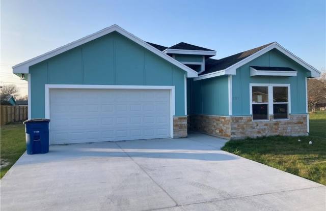 2739 Avenue J - 2739 Avenue J, Ingleside, TX 78362