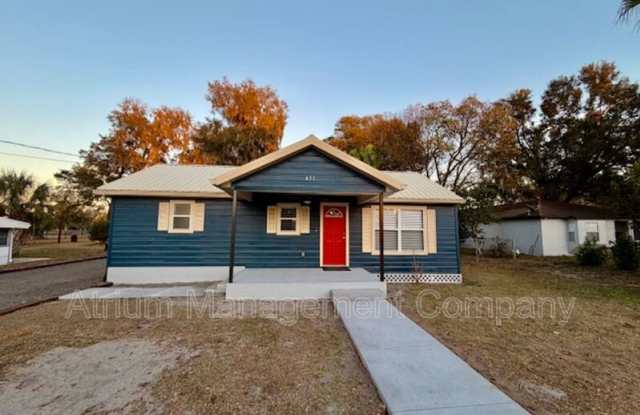 435 Pleasant St photos photos