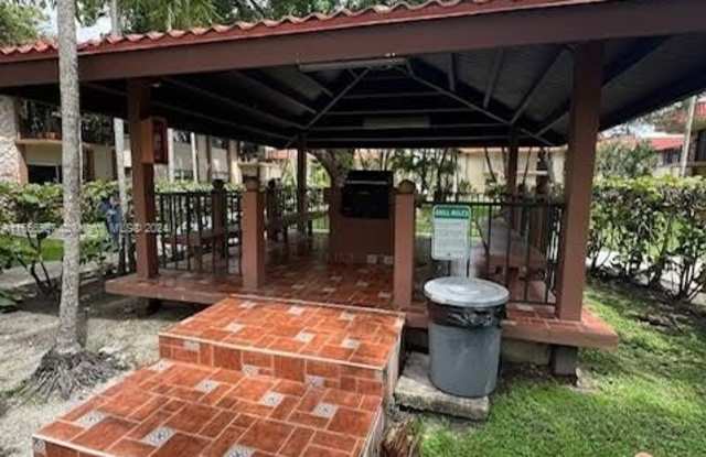 10477 SW 108th Ave - 10477 Southwest 108th Avenue, Kendall, FL 33176