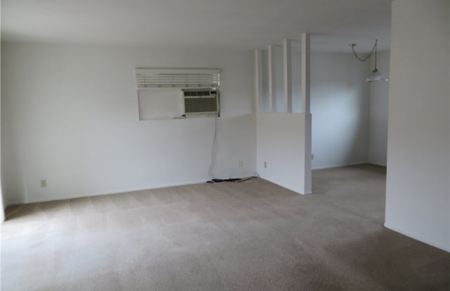 347 woodland Place B - 347 Woodland Pl, Costa Mesa, CA 92627