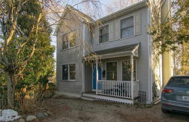 20 Findlay Place - 20 Findlay Place, Newport, RI 02840