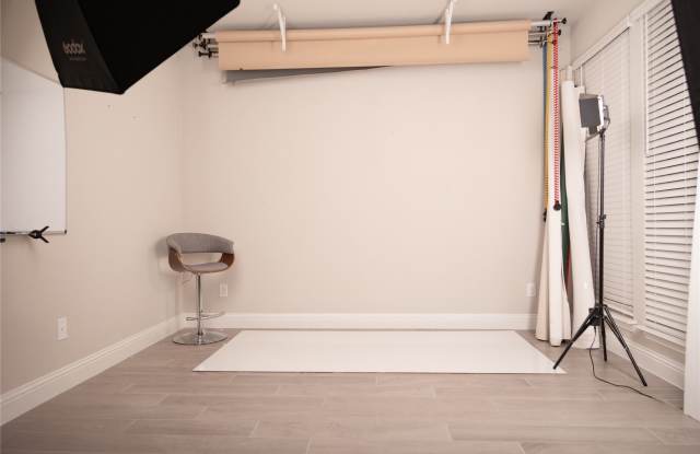 4147 Lagoon Place Gallery 3