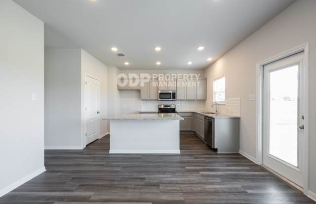 Gorgeous 2 story home in the Friars neighborhood - No backyard neighbors Gallery 4