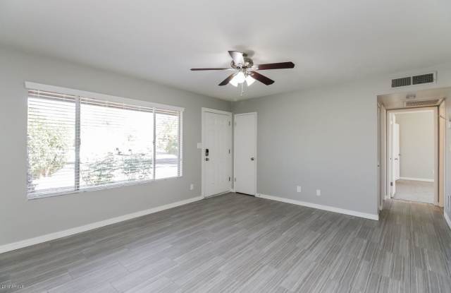 4115 E Hartford Avenue Gallery 2