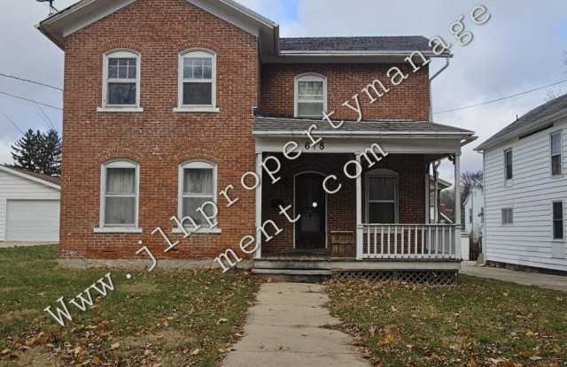 618 West Clark Street - 618 West Clark Street, Freeport, IL 61032
