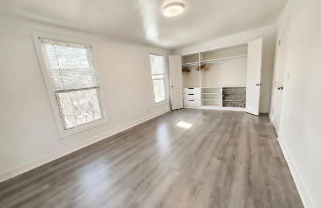 611 Saint Lawrence Avenue Gallery 3